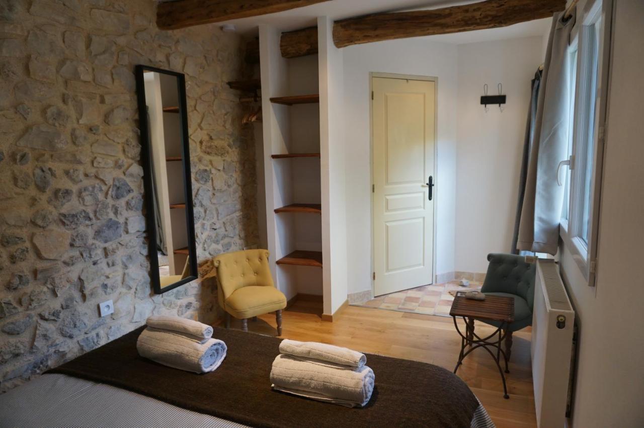 Malia - Chambres D'Hotes & Gite Barret-de-Lioure Eksteriør bilde
